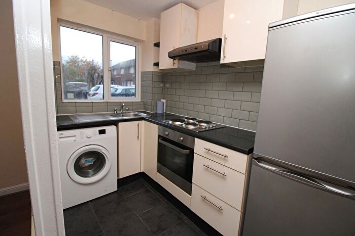 1 Bedroom Semi-Detached House To Rent In Greenford, Middlesex, UB6