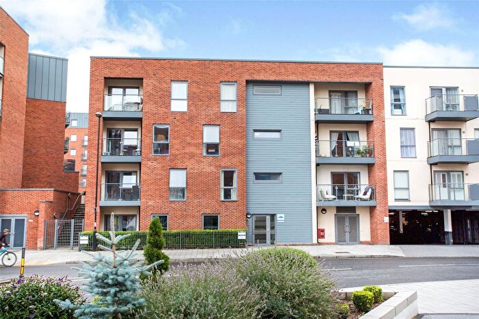 2 Bedroom Flat For Sale In John Thornycroft Road, Southampton, Hampshire, SO19