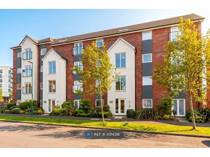 2 Bedroom Flat To Rent In Armstrong Court, Solihull, B90