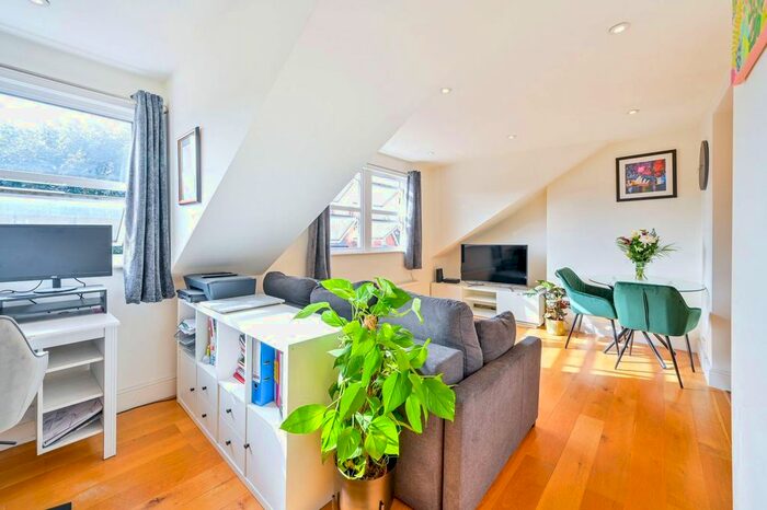 1 Bedroom Flat To Rent In Brunswick Road, Kingston, Kingston Upon Thames, KT2