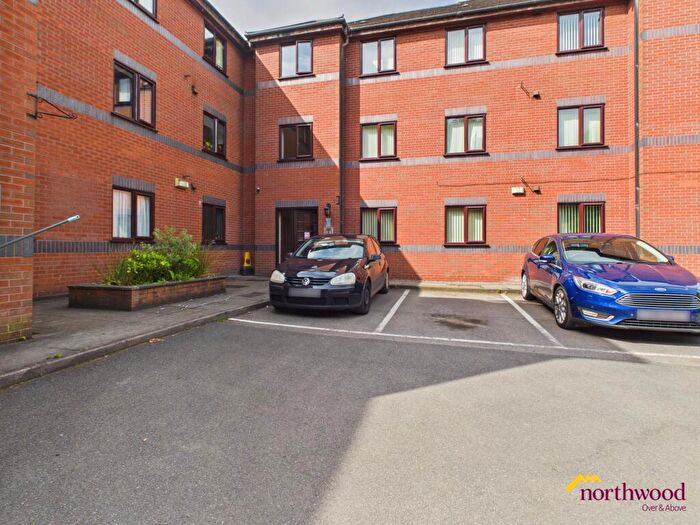 2 Bedroom Flat For Sale In Glebedale Court, Fenton, ST4