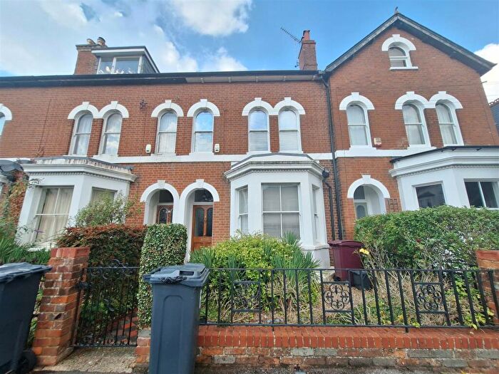 4 Bedroom Terraced House To Rent In Milman Road, RG2