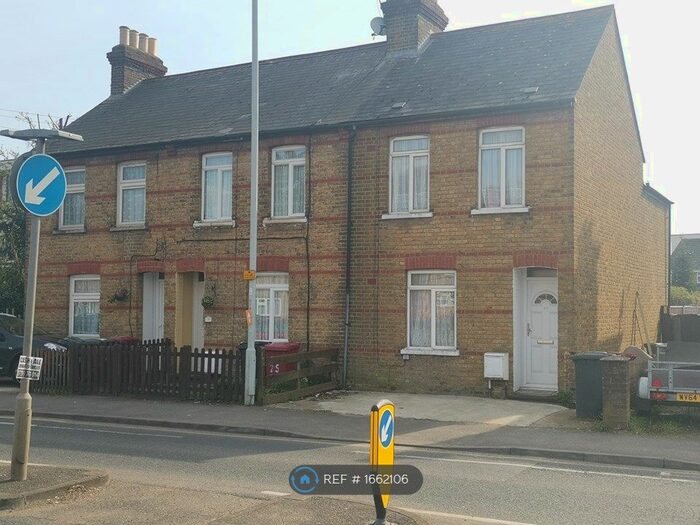 2 Bedroom End Of Terrace House To Rent In Church Street, Chalvey, Slough, SL1