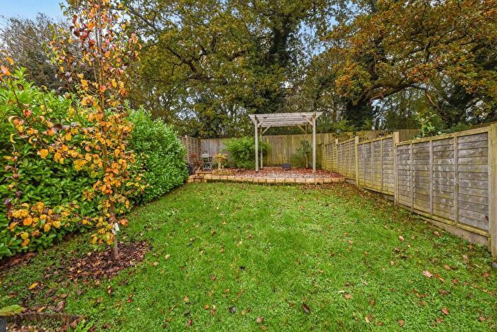 2 Bedroom Semi-Detached House For Sale In Otter Walk, Petersfield, Hampshire, GU32