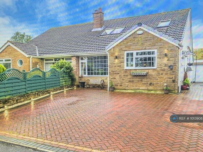 4 Bedroom Semi-Detached House To Rent In Brookhill Avenue, Leeds, LS17