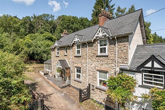 4 Bedroom Semi Detached House For Sale In Oakfordbridge, Bampton, EX16