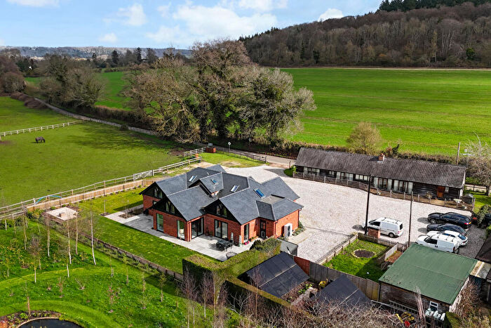 5 Bedroom Detached House For Sale In Sulham Lane, Pangbourne, RG8