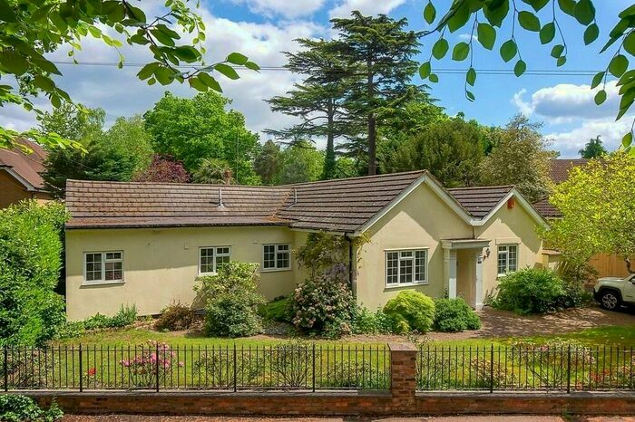 4 Bedroom Bungalow To Rent In Fairmile Lane, Cobham, Surrey, KT11