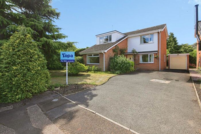 3 Bedroom Detached House For Sale In Melford Close, Peterborough, PE3