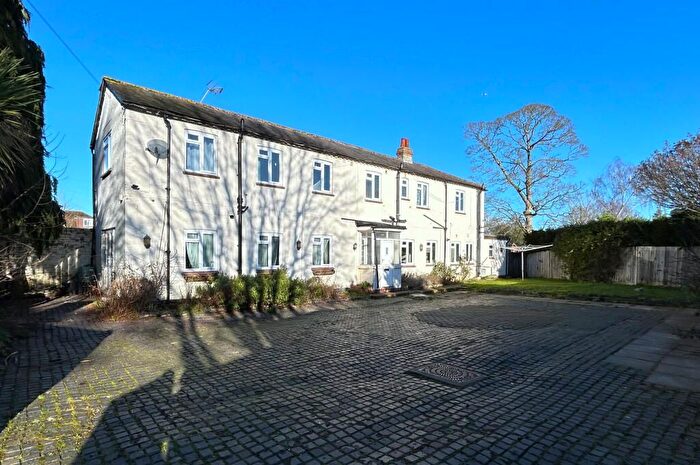 8 Bedroom Detached House To Rent In Clewer Hill Road, Windsor, SL4