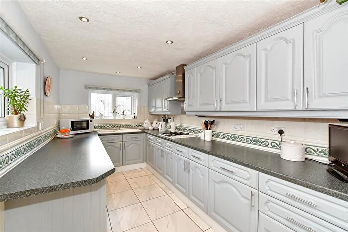 3 Bedroom End Of Terrace House For Sale In Maidstone Road, Staplehurst, Kent, TN12