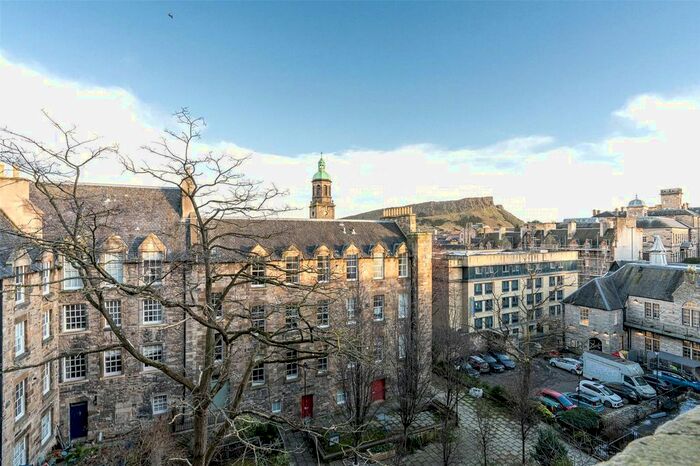1 Bedroom Flat To Rent In / Blackfriars Street, Edinburgh, EH1