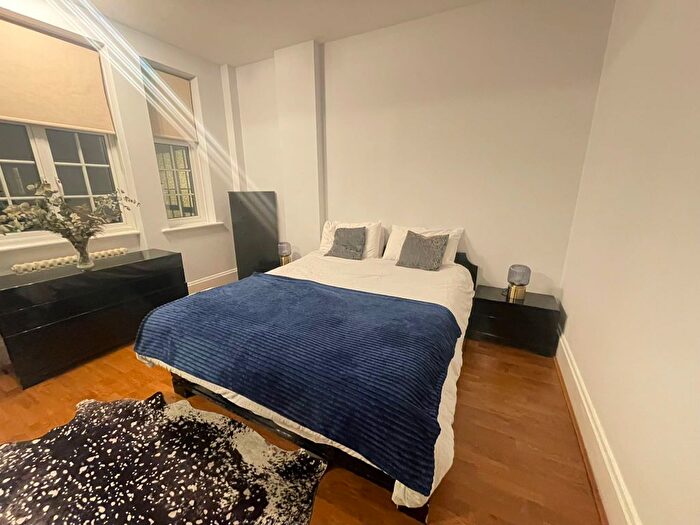 1 Bedroom Flat To Rent In Kensington High Street, London, W14