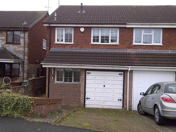 3 Bedroom Semi-Detached House To Rent In Harness Close, Walsall, WS5