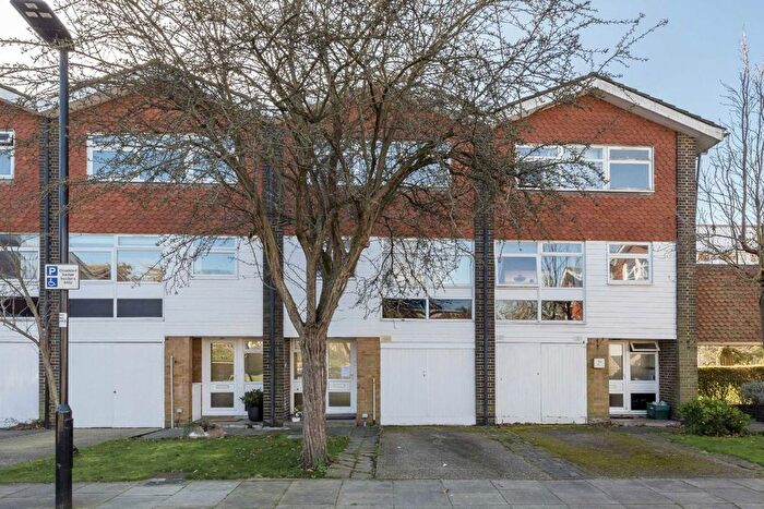 4 Bedroom Terraced House To Rent In The Knoll, London, W13