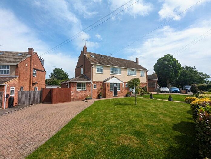 4 Bedroom Semi-Detached House For Sale In Orchard Way, Cogenhoe, Northampton, NN7