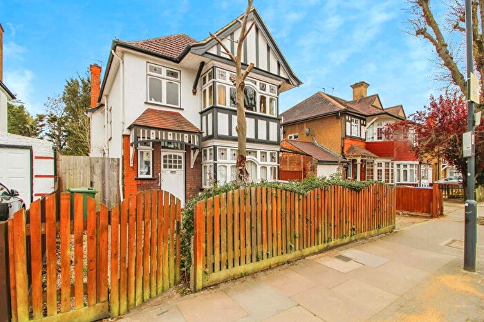5 Bedroom Detached House For Sale In Northwick Avenue, Harrow, HA3