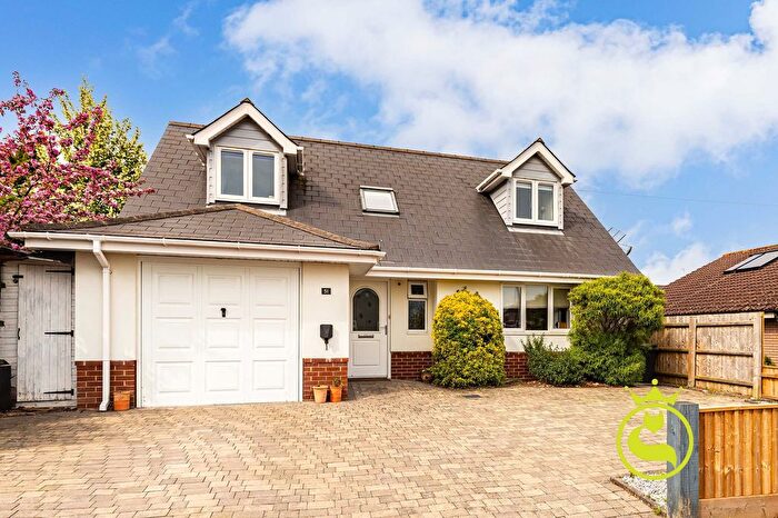 3 Bedroom Detached House For Sale In Maureen Close, Poole, BH12