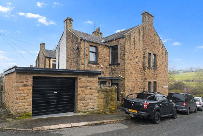 3 Bedroom End Of Terrace House For Sale In Skipton Road, Earby, BB18