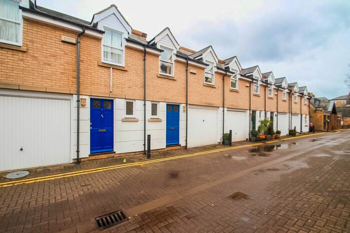 3 Bedroom Town House To Rent In Cambridge Place, Cambridge, CB2