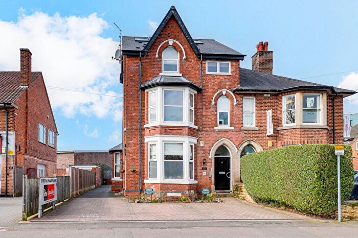 2 Bedroom Flat For Sale In Musters Road, West Bridgford, NG2