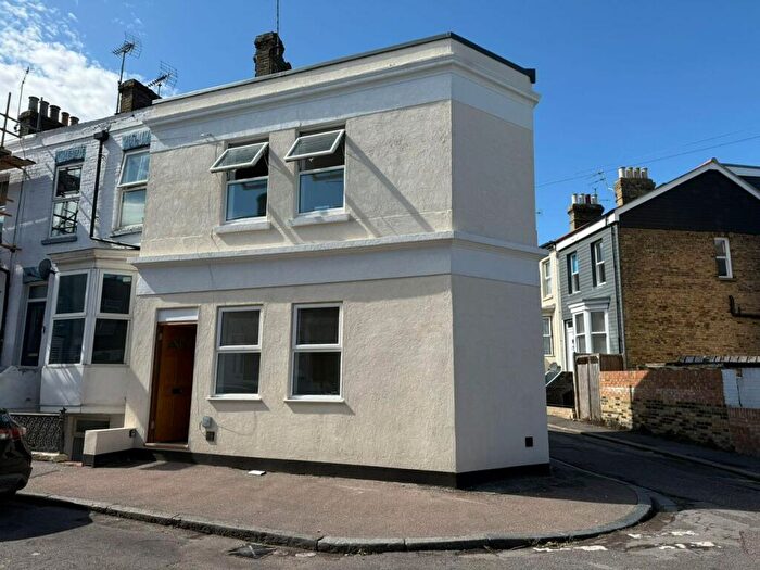 2 Bedroom End Of Terrace House For Sale In Cumberland Road, Ramsgate, CT11