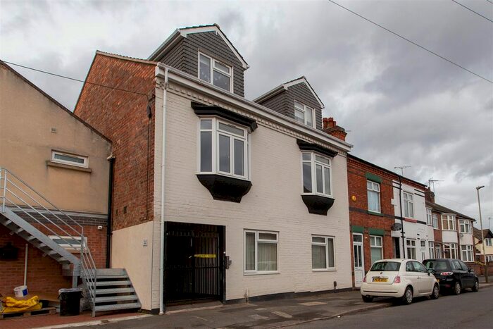 2 Bedroom Semi-Detached House To Rent In Oliver Road, Leicester, LE4