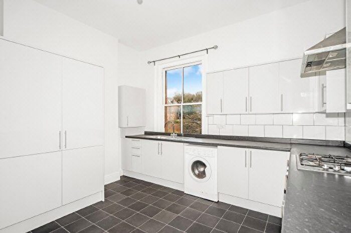 2 Bedroom Flat To Rent In Therapia Road, London, SE22