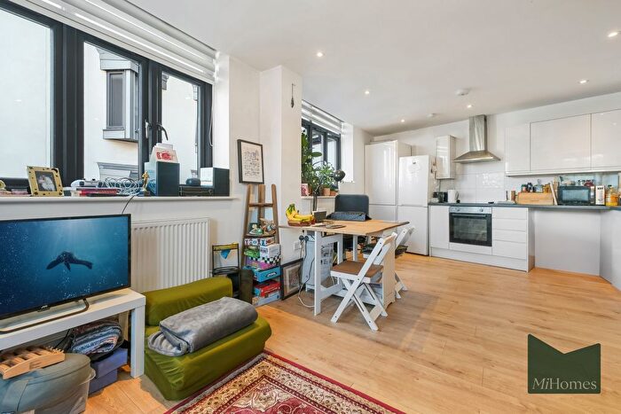 1 Bedroom Flat To Rent In Lea Bridge Road, London, E10