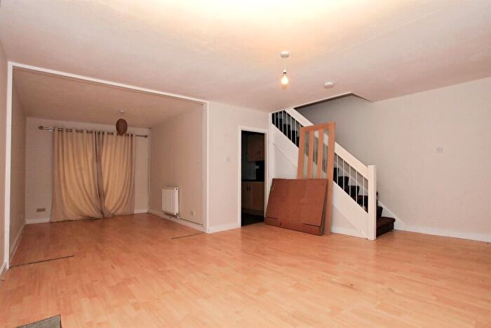 3 Bedroom End Of Terrace House For Sale In Lawson Avenue, Peterborough, PE2