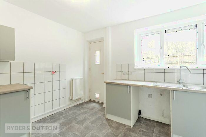 2 Bedroom Semi-Detached House For Sale In Torre Close, Middleton, Manchester, M24