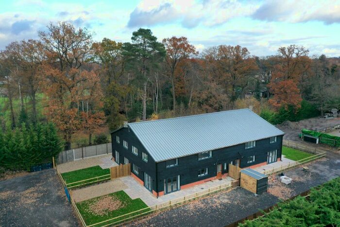 3 Bedroom Semi-Detached House To Rent In New Mill Road, Finchampstead, RG40