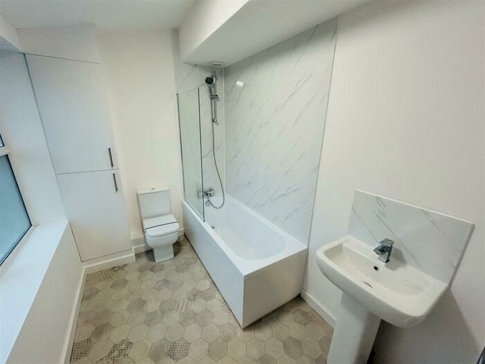 2 Bedroom Apartment To Rent In Hyde Park Villas, Hyde Park, Leeds, LS6