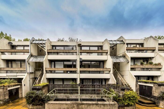 1 Bedroom Flat To Rent In Lulot Gardens, London, N19