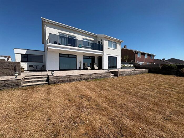 2 Bedroom Apartment To Rent In Rest Bay Close, Porthcawl, CF36
