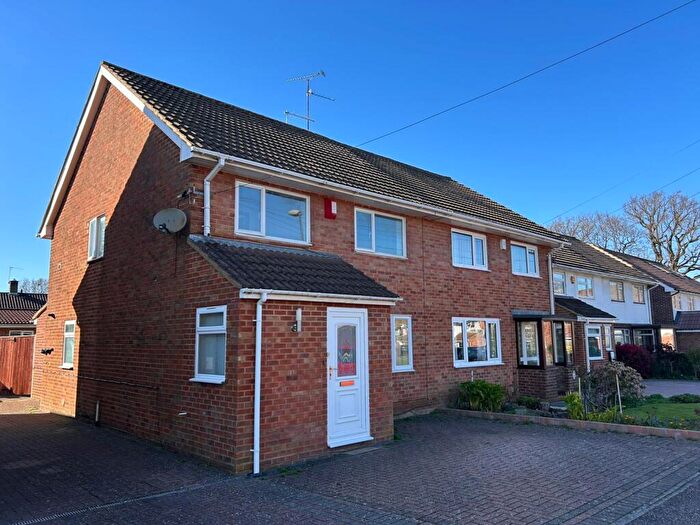 3 Bedroom Semi Detached House To Rent In Three Bridges, RH10