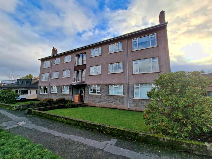 3 Bedroom Flat To Rent In Braidholm Road, Giffnock, Glasgow, G46