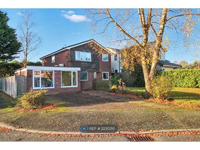 4 Bedroom Detached House To Rent In Sergeants Lane, Whitefield, Manchester, M45