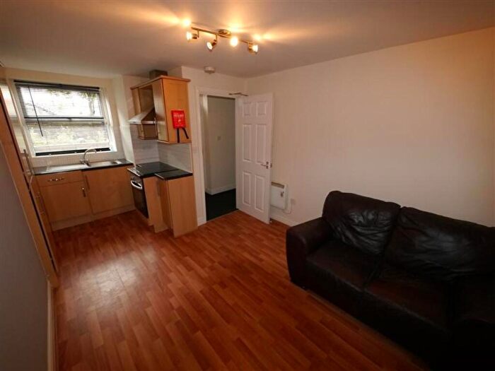 1 Bedroom Apartment To Rent In St. Ives Mount, Leeds, LS12