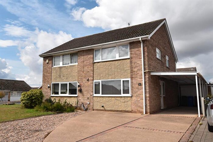 3 Bedroom Semi-Detached House For Sale In Chesham Grove, Goole, DN14