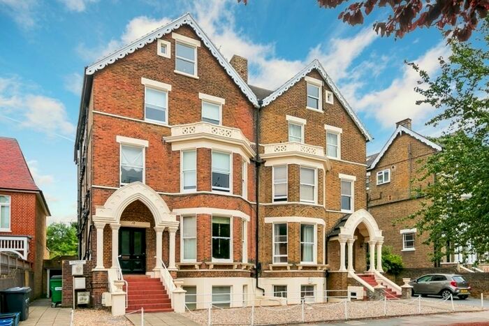 Studio To Rent In Kew Gardens Road, Kew, Richmond, Surrey, TW9