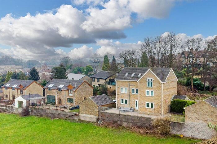 7 Bedroom Detached House For Sale In Long Croft View, Batley, WF17