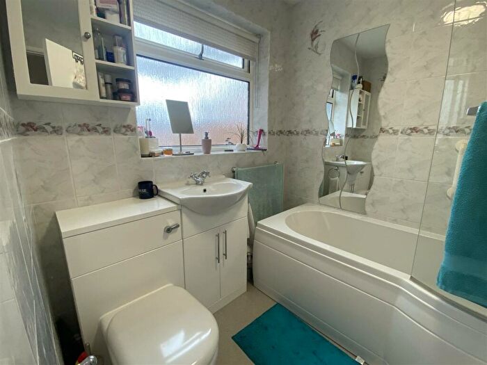 3 Bedroom Bungalow To Rent In Castle Park, Hemyock, Cullompton, EX15