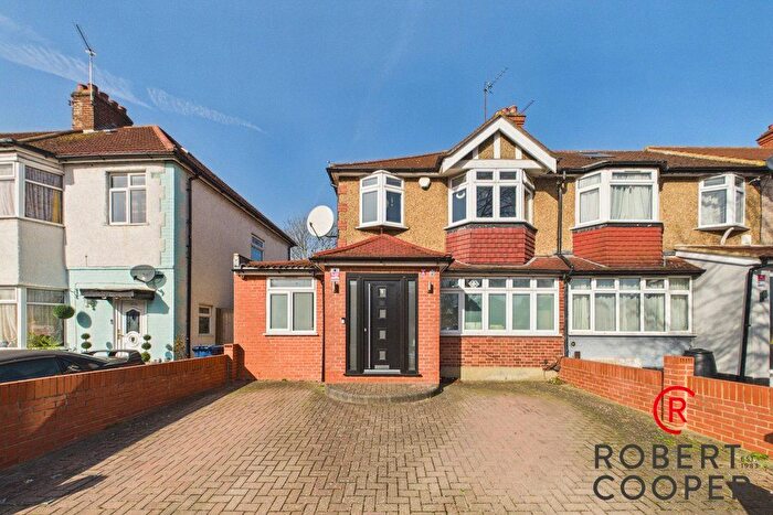 4 Bedroom End Terrace House For Sale In Wood End Lane, Northolt, UB5