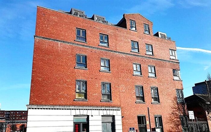 2 Bedroom Flat To Rent In Old Bank, Boundary Lane, Manchester, M15