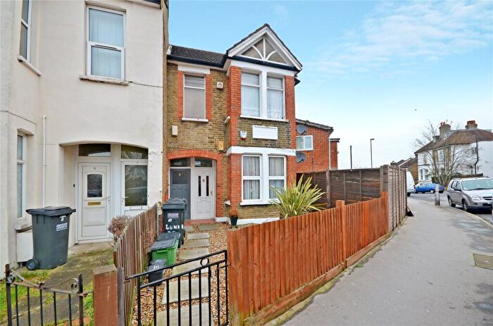 1 Bedroom Apartment To Rent In Luna Road, Thornton Heath, CR7