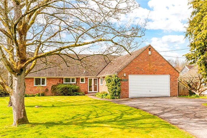4 Bedroom Detached Bungalow For Sale In Wantage Road, Great Shefford, RG17