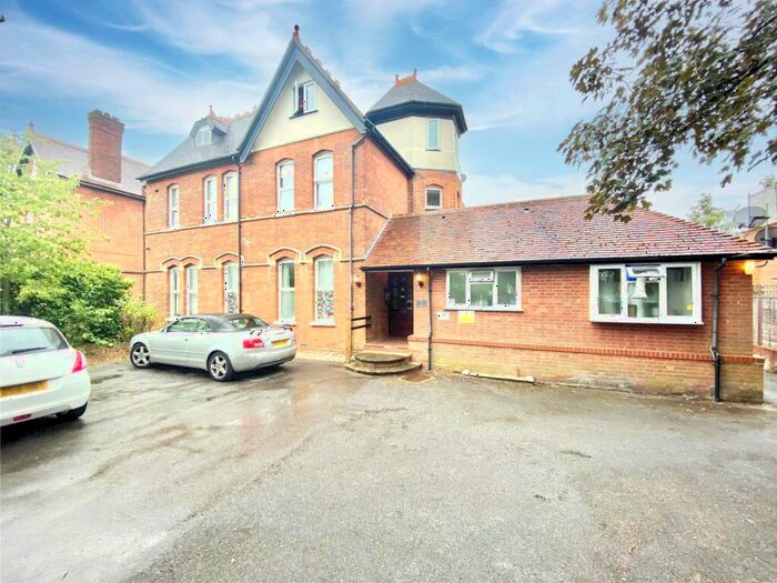 Studio To Rent In Boyn Hill Avenue, Maidenhead, Berkshire, SL6