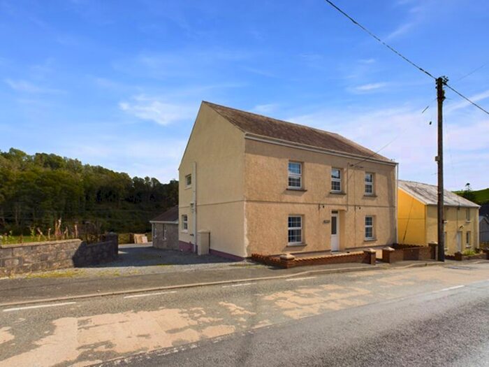 3 Bedroom Detached House For Sale In Cynwyl Elfed, Carmarthen, SA33