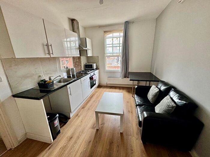2 Bedroom Flat To Rent In Christchurch Road, BH1